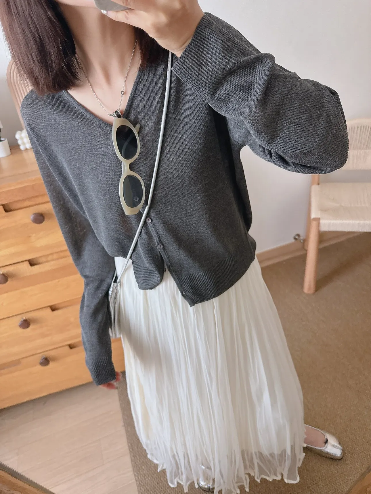 

Весенний тонкий вязаный кардиган однотонного цвета в базовом стиле для женщин, простой, универсальный, с цветочным принтом, для повседневной носки, цвета мороженого, ранняя весна.