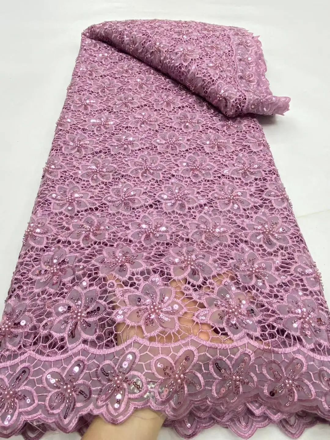 

Latest Nigerian Water Soluble Lace Sequins Fabric High Quality Elegant African Cord Guipure Lace Fabric for Wedding Dress-DP