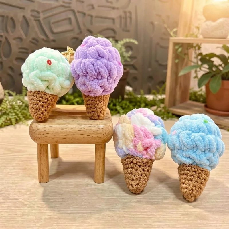 Kreativer Garn-Strick-Eiscreme-Schlüsselanhänger, niedlicher Cartoon-Eiswaffel-Paar-Taschenanhänger