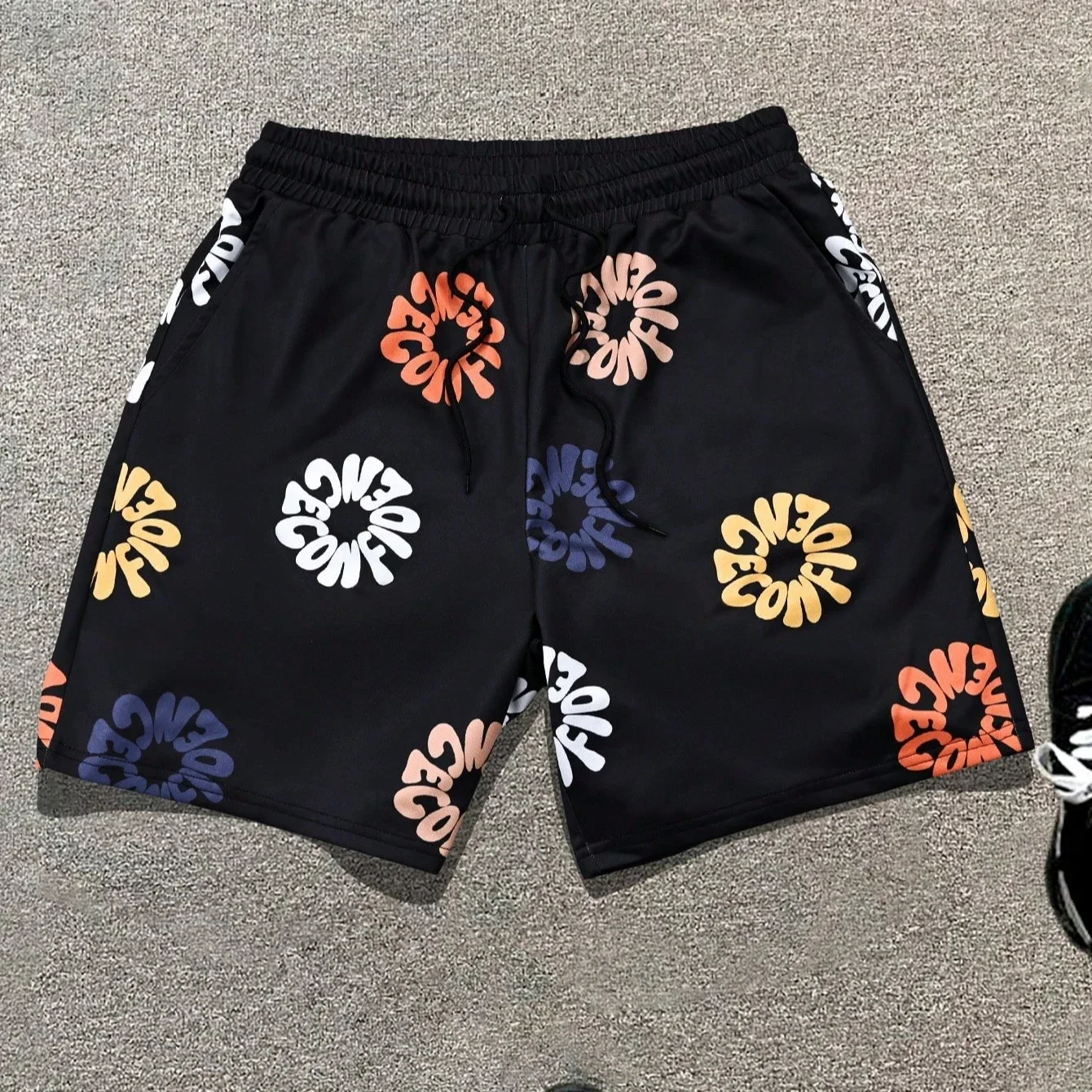 Manfinity EMRG Trendy Men's Simple America Fashion Casual Everyday Shorts Quick Dry Flexible Oversized Printed Moto Beach Shorts