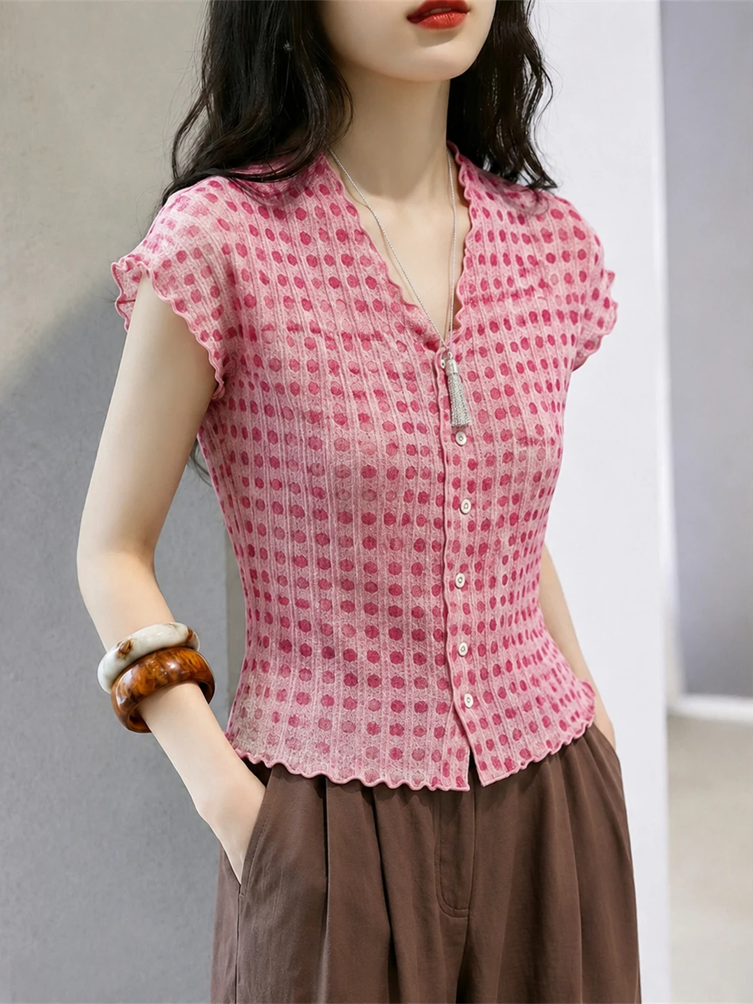 Chic V-Neck Silk Top Women's Fashionable Single Button Color Block Design Summer Unique Exquisite Short Sleeve Korean Style