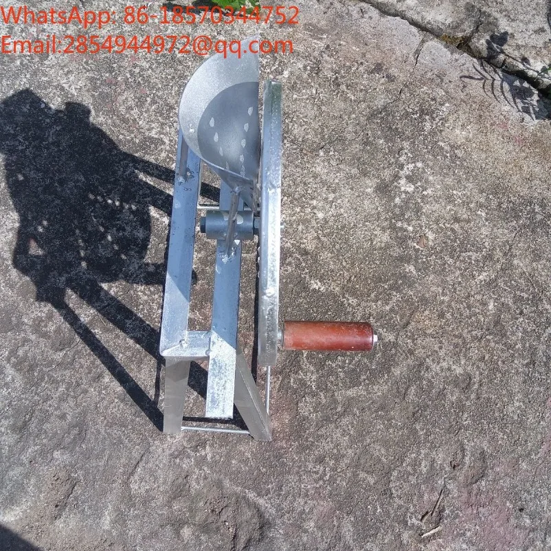 Manual Hand Crank Vegetable Shredder Farm Use Potato Sweet Potato Cassava Radish Slicer for Poultry Feed Processing