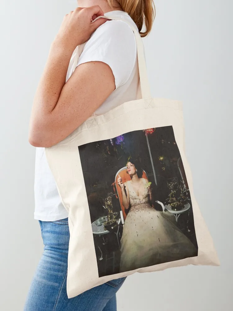 Phoebe Waller-Bridge chilling with her Emmys Tote Bag Women's beach bags bag luxury women Eco bag