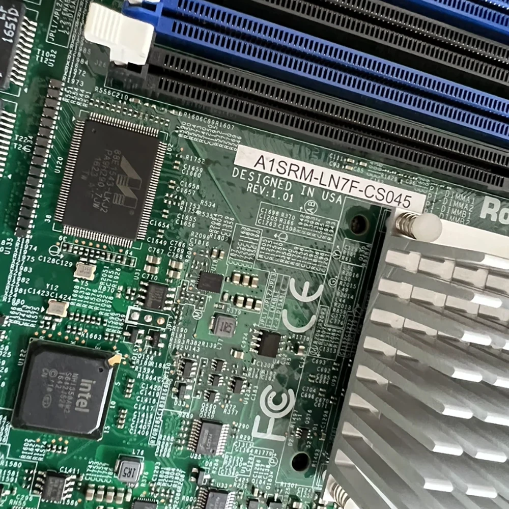 Per la scheda madre del server Supermicro A1SRM-LN7F-CS045