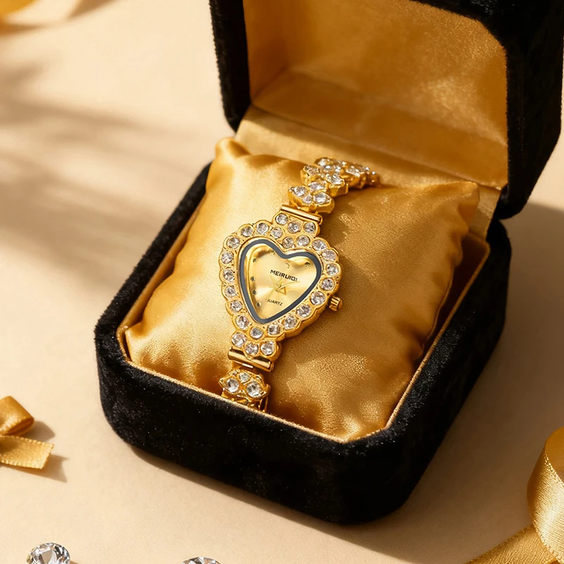 

Женские модные гламурные кварцевые часы со стальным ремешком золотого тона с бриллиантовыми акцентами.