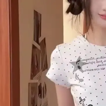 2026 Korean Point 2026 Summer Round Neck Short Sleeved T-shirt Women Sweet Cool Spicy Girl Slimming Short Top