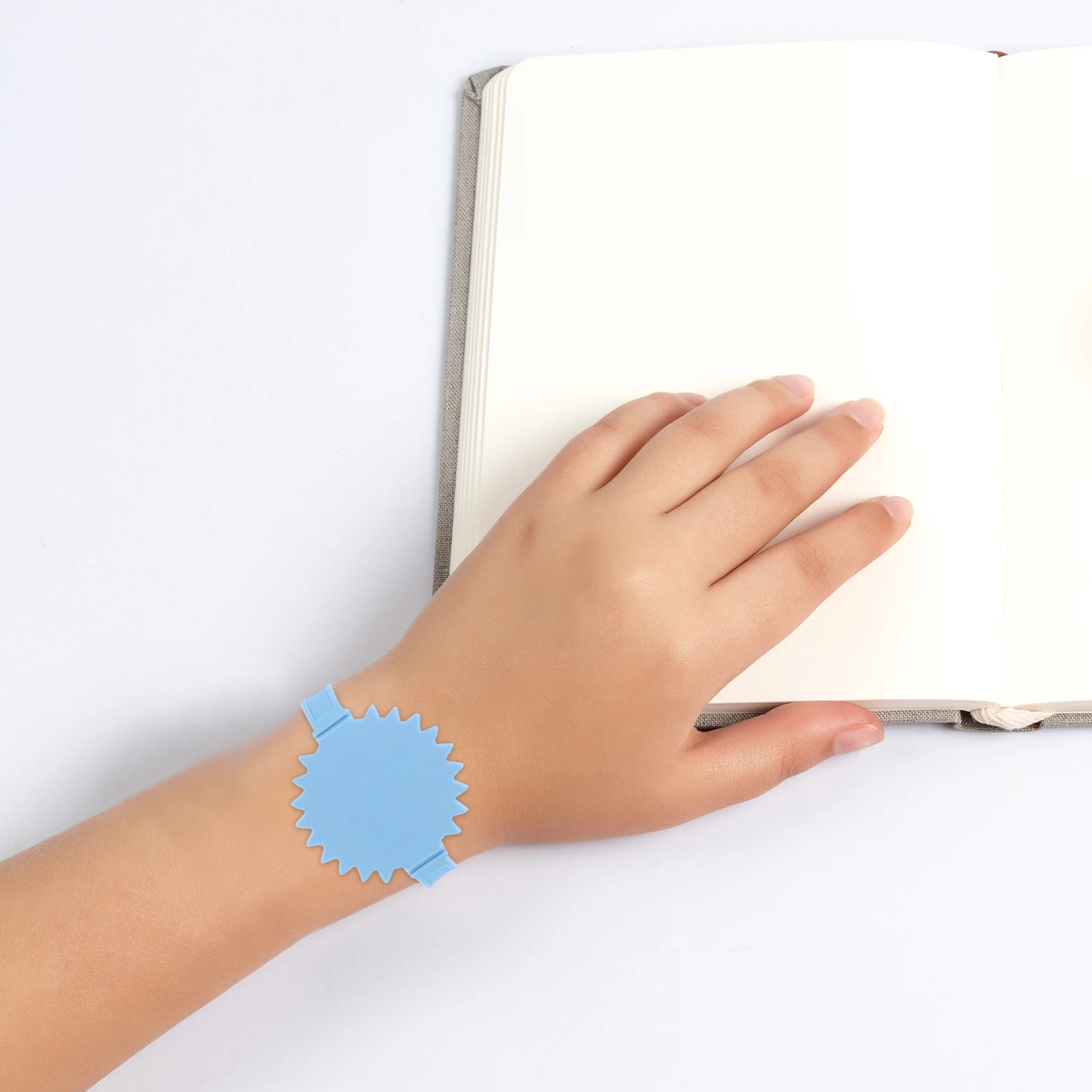 

3pcs Memo Bracelet Silicone Wristband Reusable Erasable Notepad Nurse Gadgets Square Gel Watch Shaped Tape Healthcare Students