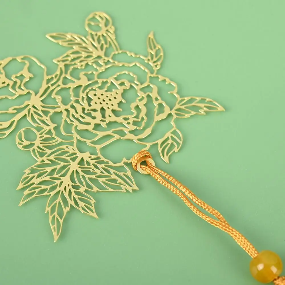 Creative Metal Flower Bookmark Peony Flower Tassels Metal Bookmark Hollowing Out Pendant Flower Hollow Bookmark Book Holder