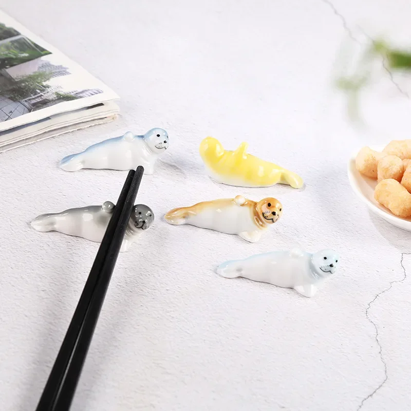 1/3/6PCS Lovely Cute Baby Seal Shaped Ceramic Chopstick Holder for Japanese Kitchen Dining Table Chopsticks Accessories 젓가락