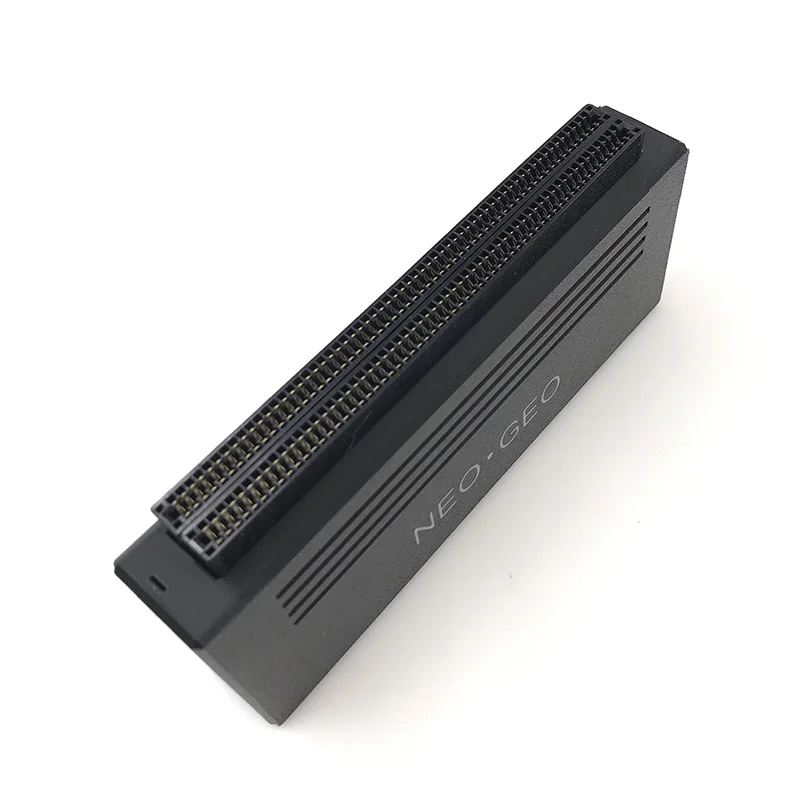 يمكن استخدام بطاقة تحويل AES إلى MVS لتشغيل بطاقات ألعاب MVS على وحدات تحكم NEOGEO AES