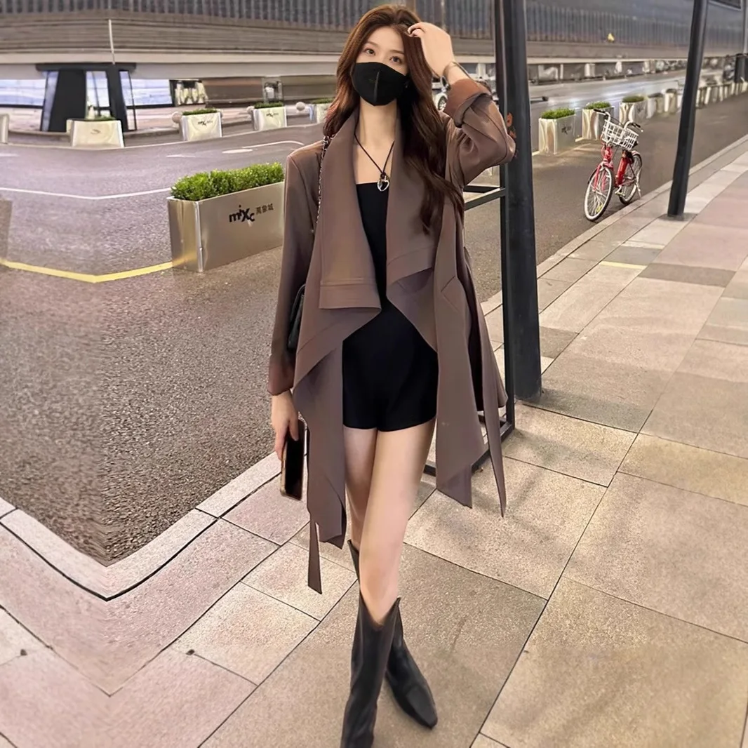 

Khaki Short Trench Coat Women 2025 Spring New Loose Lapel Belted Petite Elegant Jacket
