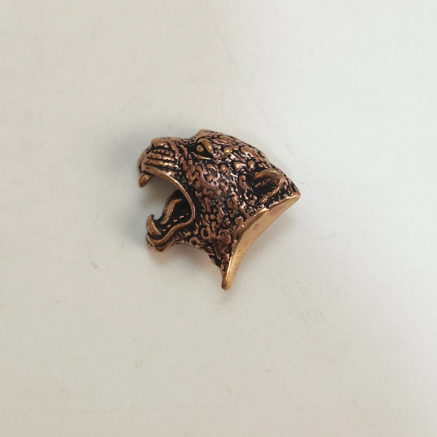 Remache trasero de tornillo para cuero, Conchos de leopardo