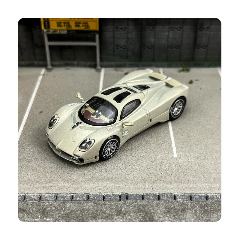 

Масштабная модель автомобиля Pagani Utopia BBR 1:64 из сплава, статическая, коллекционная, для демонстрации, игрушка, подарок, сувенир, украшение