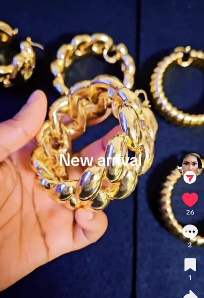 The Latest Hotsale Huge Chain Hoops Women's Earring Trendy Pierced Electroplated Gold Copper Alloy Color Large Earring For Party