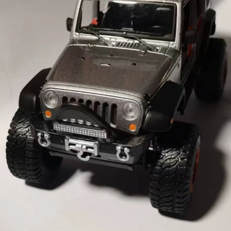 Burago Maisto 1:24 2015 Wrangler Unlimited Car Static Die Cast Vehicles Collectible Model Car Toys For Kids Gift