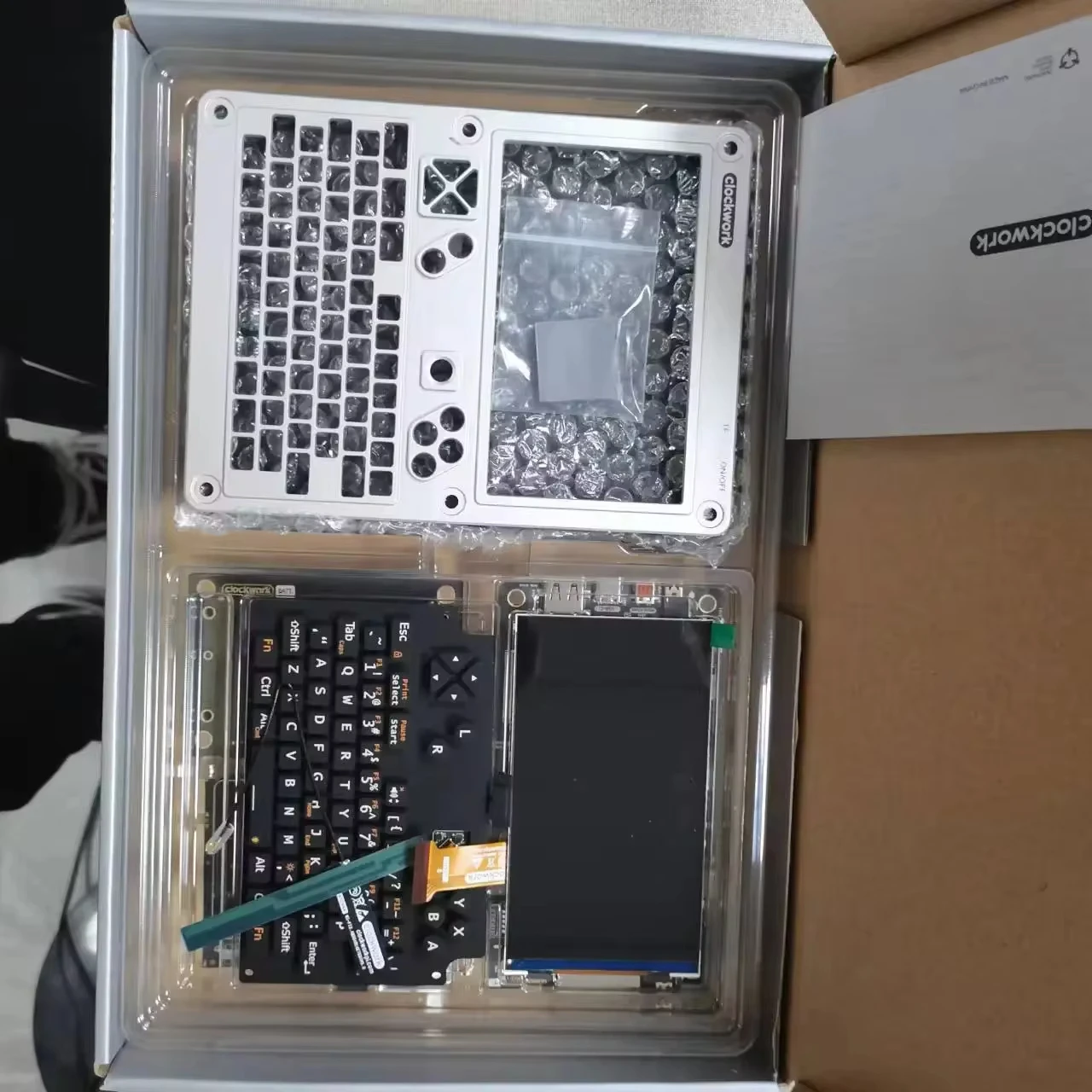 مجموعة وحدة التحكم uConsole ClockworkPi V3.14 وحدة التحكم الخيالية لمطور ألعاب Indie ومبرمجيات غرفة النوم Raspberry Pi CM4 Lite