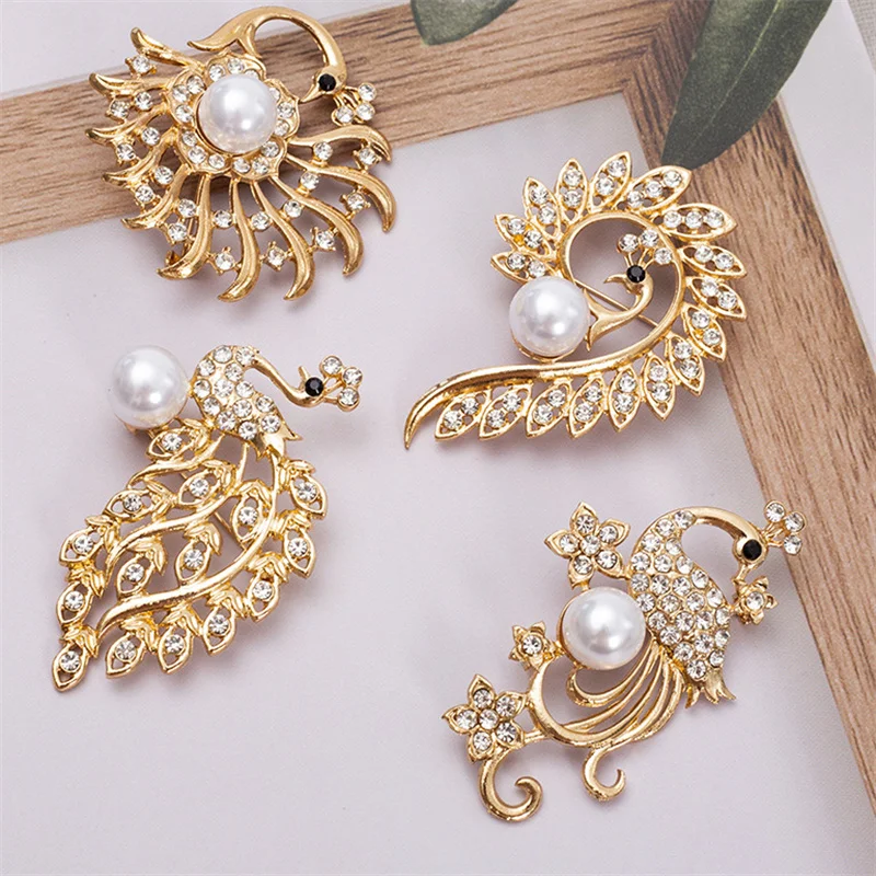 Rhinestone Pearl Peacock Animal Corsage Classic Crystal Peacock Brooch Pins For Women Banquet Wedding Costume Fashion Jewelry