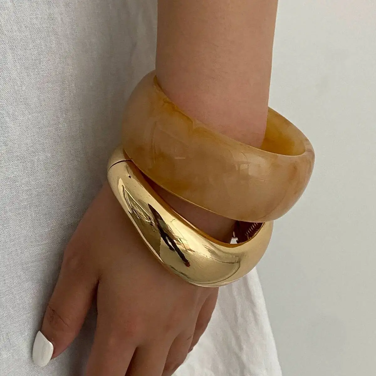SHIXIN 3 Styles Retro Glossy Metal Resin Stacked Bracelet for Women Elegant Thick Acrylic Round Wide Bangle 2025 Trendy Jewelry