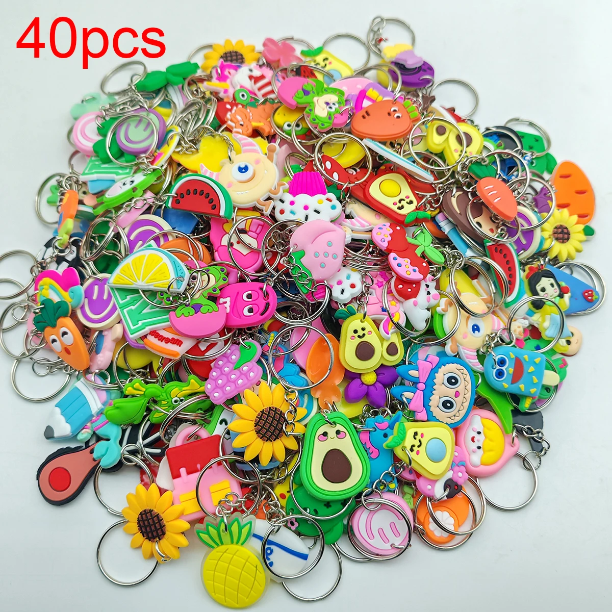 40 Stück (gemischt) Zufälliger Stil, Cartoon-Schlüsselanhänger, Ornament, Geldbörsen-Taschenanhänger, Schlüsselanhänger, Klassenzimmerpreise, Geschenke für Feiertagspartys