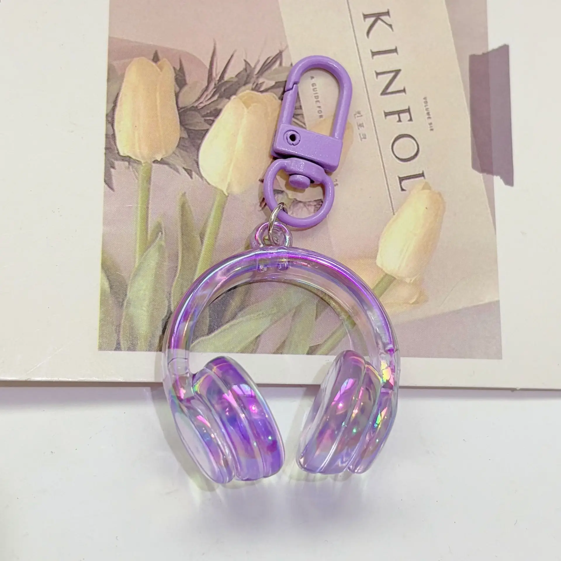 Niedlicher kreativer 3D-Kopfhörer-Anhänger-Schlüsselanhänger für Frauen, süßer Acryl-bunter Schlüsselanhänger, Rucksack, hängende Dekoration, Zubehör – Detail 10