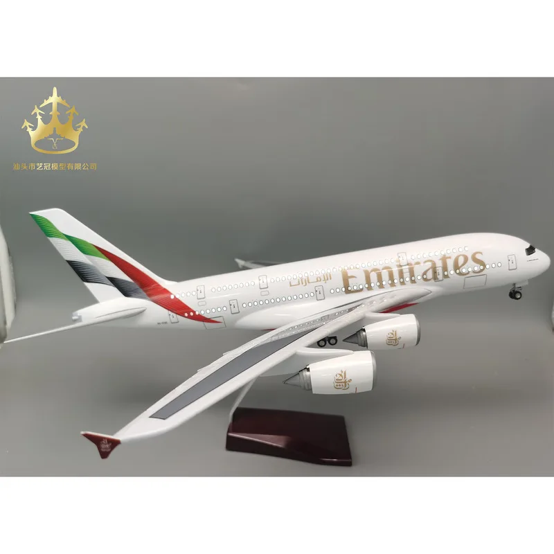 

Модель самолета A380 UAE с подсветкой и колесами, имитация статического самолета, орнамент, детская развивающая игрушка, подарок на день рождения