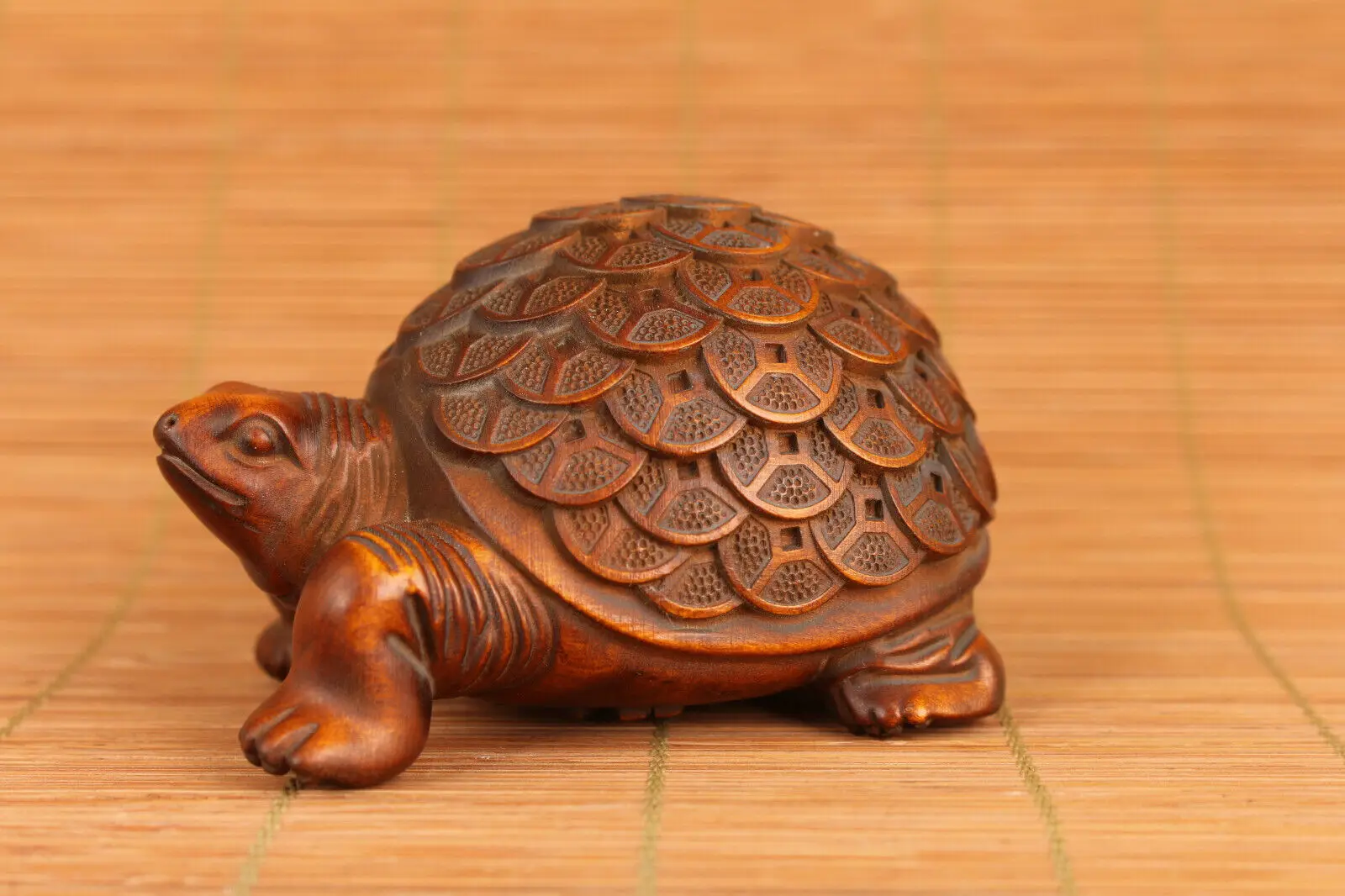 chinese boxwood hand carving tortoise statue figure fortune hand piece netsuke