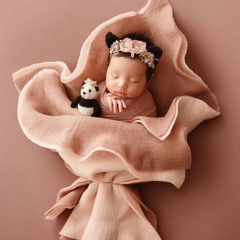 Pasgeboren Fotografie Kleurrijke Wollen Vilt Omwikkeld Baby Poseren Bloemblaadjes Verpakt Rekwisieten Studio Fotoschieten Mand Vulmiddel Accessoires