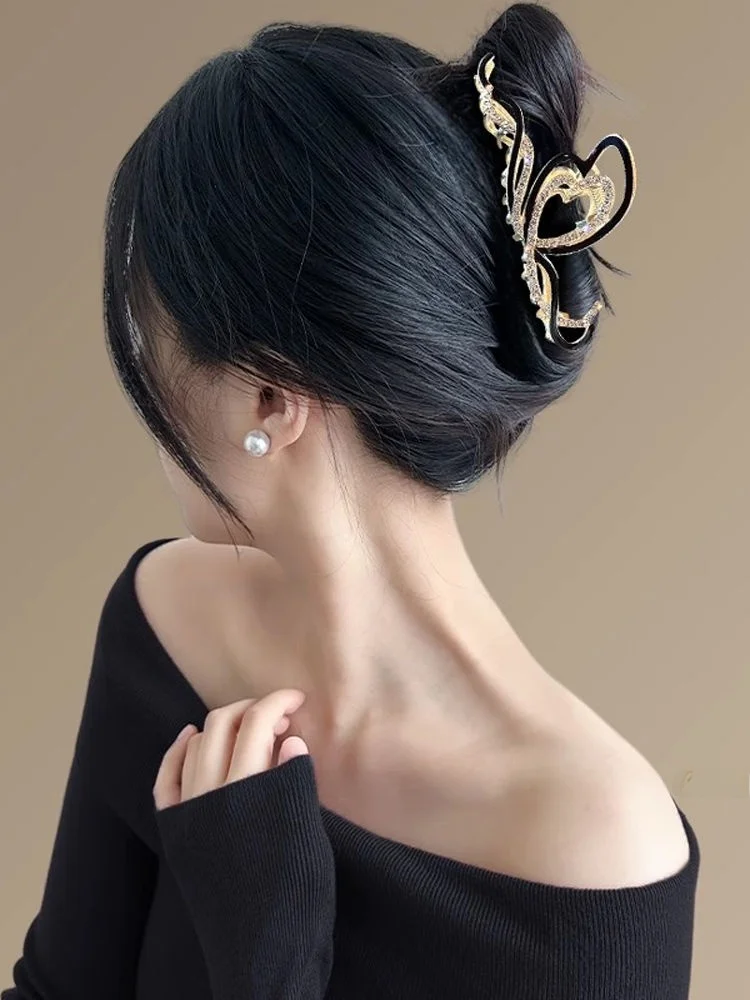 large-size-shark-hair-clip-retro-female-hair-accessories-cold-tone-style-alloy-material-electroplated-surface-fashionable-hai