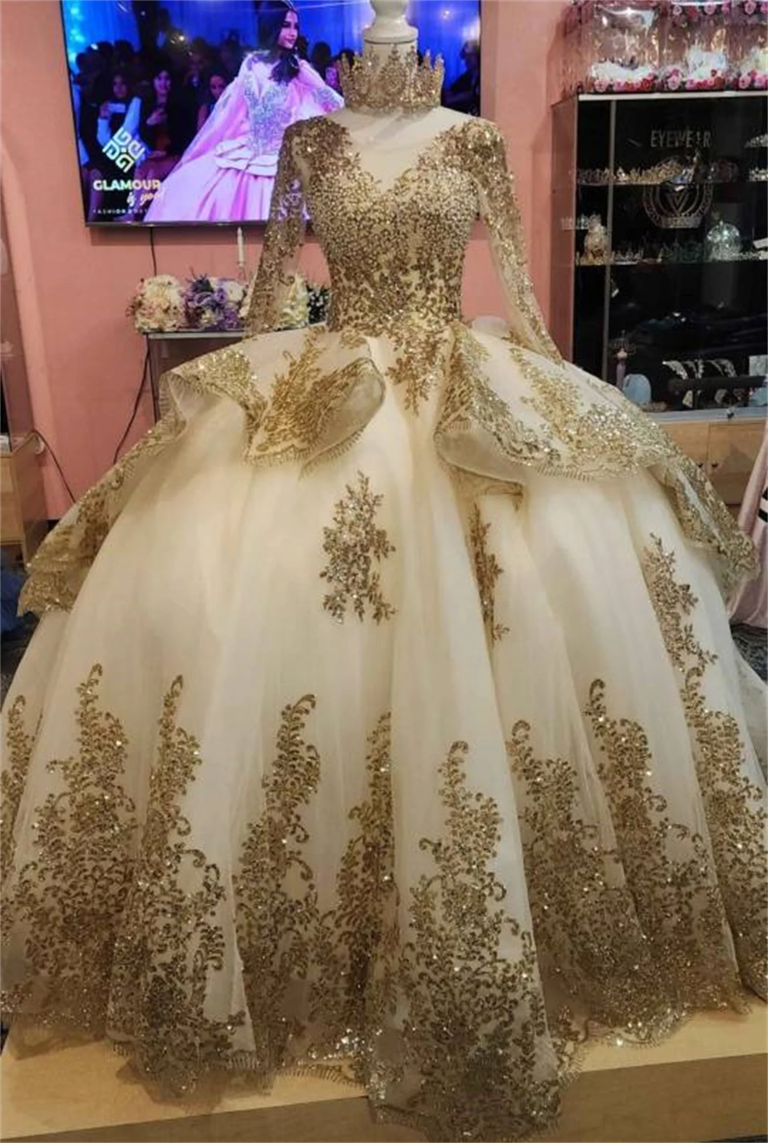 Custom Made Luxury Gold Evening Dresses Deep V Neck Long Sleeves Floor Length Prom Party Ball Gowns with Appliques 2023