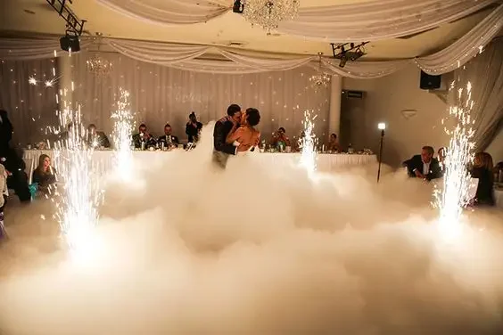 3500W Dry Ice Machine Suitable for Wedding First Dance Stage Party Wedding Decoration, Dry Ice Floor Smoke Machine
