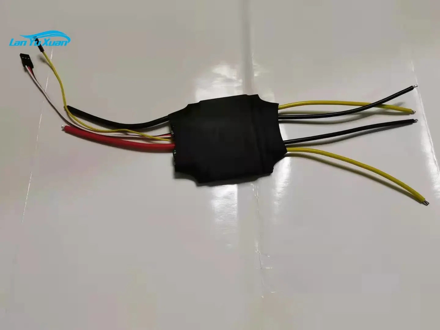 

Электрическая регулировка 640A Дифференциальное гибридное управление Матовая электрическая регулировка 12 В 24 В Трактор-трекер для бака