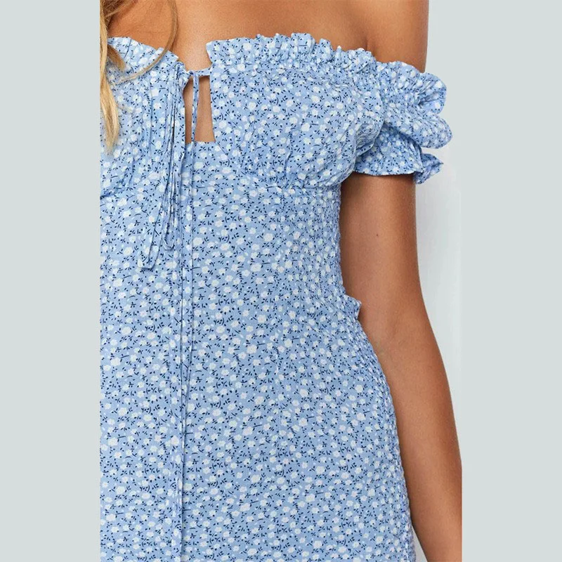 신선한 파란색과 흰색 꽃 오프 숄더 원피스, 주름진 세부 사항, 달콤하고 슬림 피팅, 소독 우아함