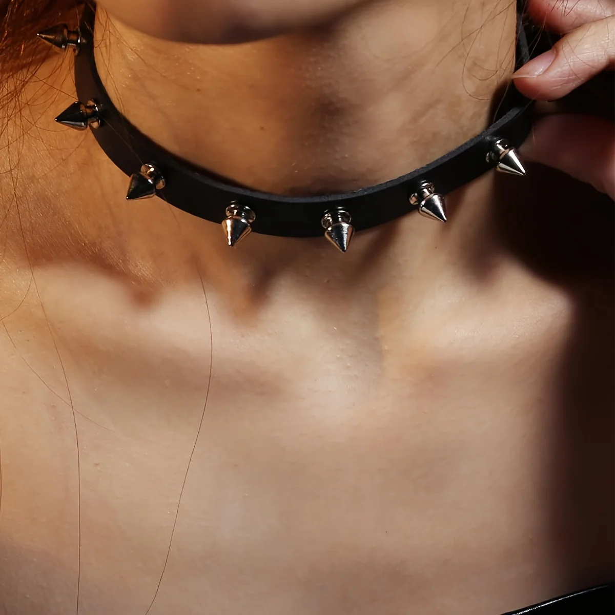 Gotycki punkowy naszyjnik z nitami - seksowny kołnierz ze sztucznej skóry dla kobiet i mężczyzn, idealny na Halloween, wszechstronny dodatek modowy