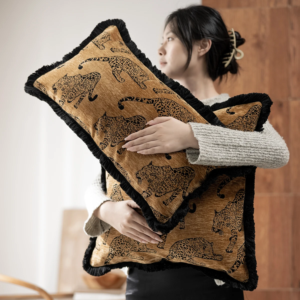 Throw Pillow Cushion Covers Chenille Jacquard Embroidery Leopard Luxury Modern Style Couch Sofa Bed Pillow Cover Bedroom 60cm