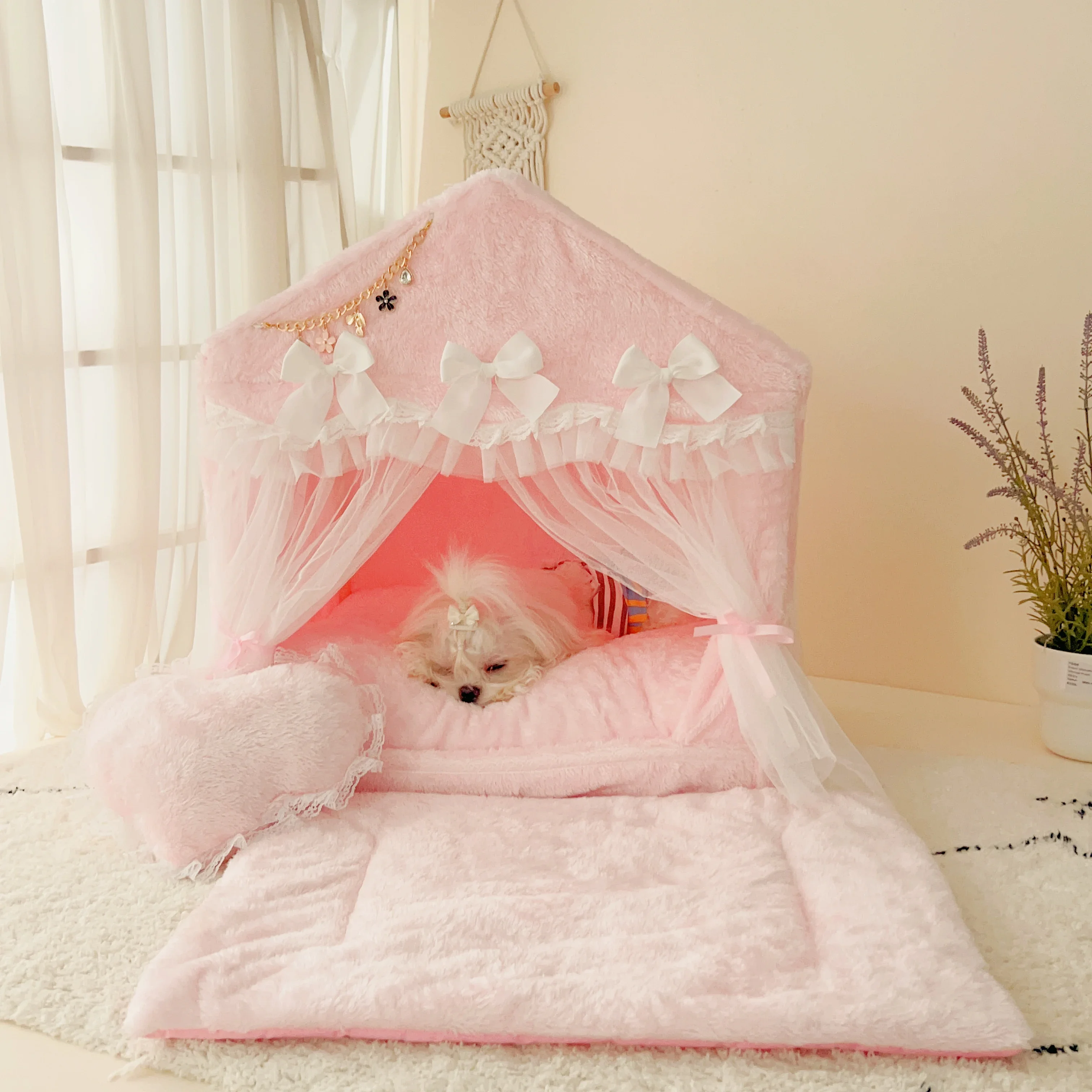 

High end Four Seasons Dog Nest, Removable and Washable Pet Nest, Pet House, Teddy Bears, Cute Princess Bed