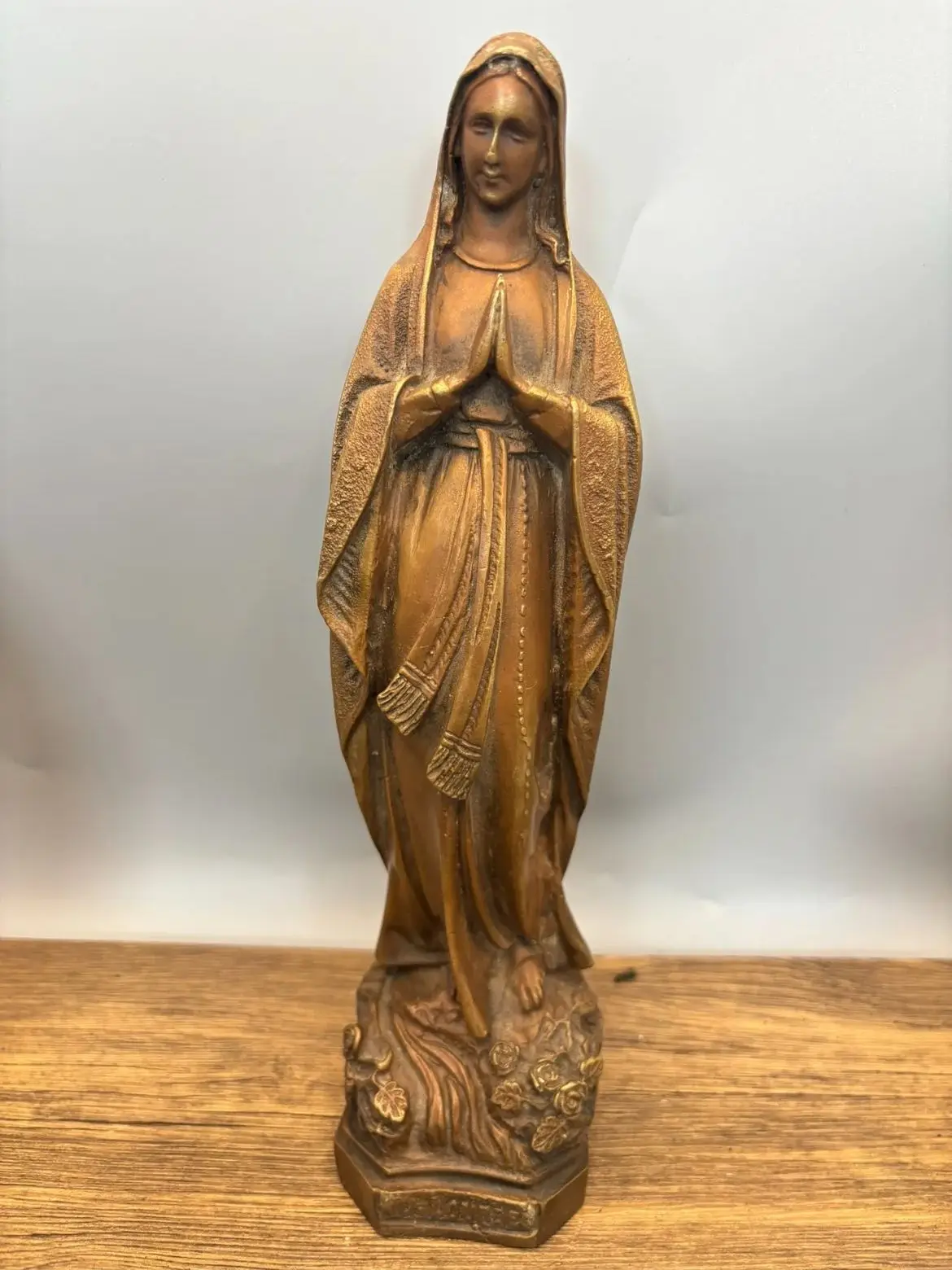 Old collection Christianity Catholicism bronze sculpture statue religious Madonna Holy Virgin Mary copper statue prayer statue ﻿
