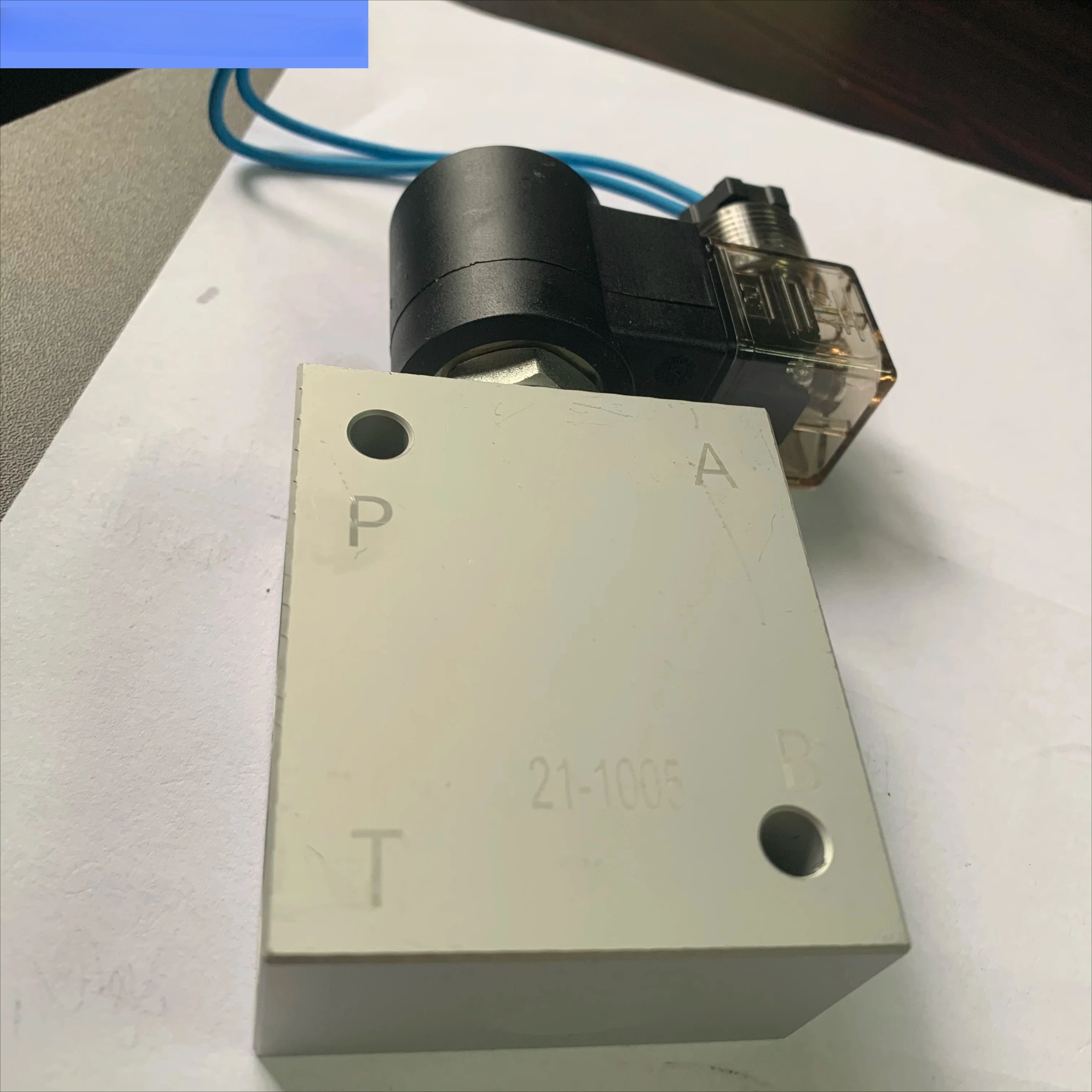 

Two position four-way threaded plug-in SV08-241 solenoid directional hydraulic