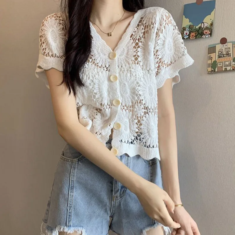 2023 Summer Hook Floral Lace Short Sweaters Woman Korean Button Knitted Cardigan Coat Women All-Match V-Neck Short Sleeve Blouse