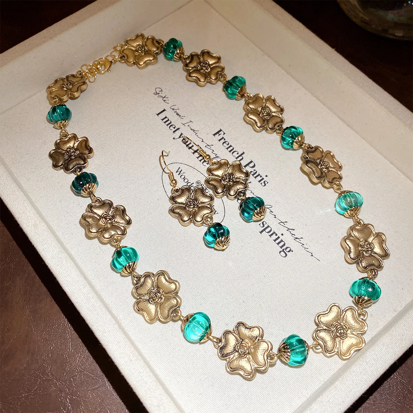 Vintage Floral Glass Lantern Dangle Earrings Necklace Set Unique Niche Chinese Design Jewelry Set for Women Girls
