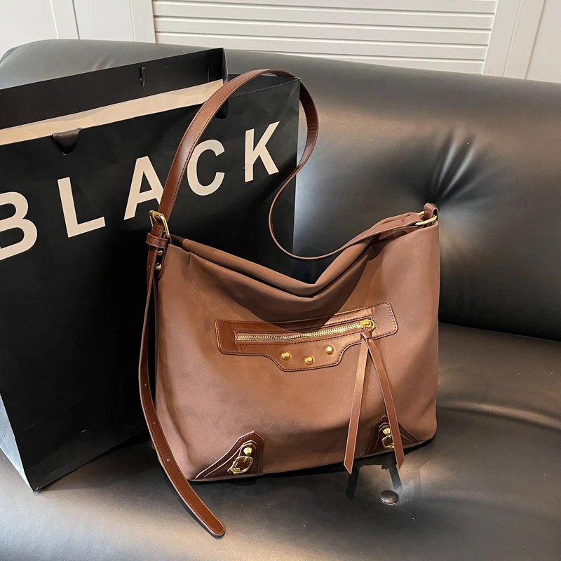 

Chic Tote Bag For Ladies In Genuine Leather, Shoulder And Crossbody, Elegant Classic Luxury Handbag By Popular Brand