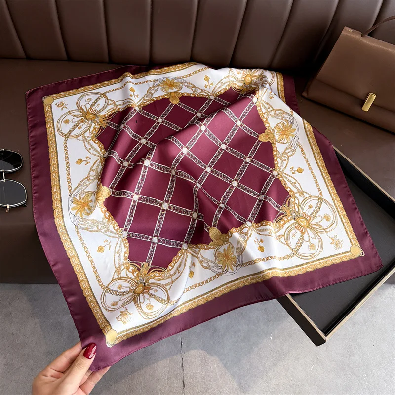 Blauer Klassischer Seidenschal mit Kettenmuster für Damen, Elegantes Dünnes Halstuch 70cm, Winddichter Kopfwickel, Haarschal – Detail 11