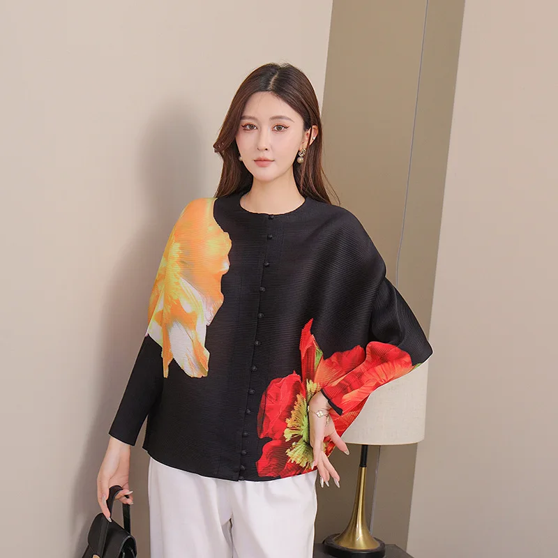 

Miyake 2025 Fall New Large Size Loose Long-sleeved Short Section Pleated Blouse Jacket Simple Women's Stretchy Shirt T-shirt