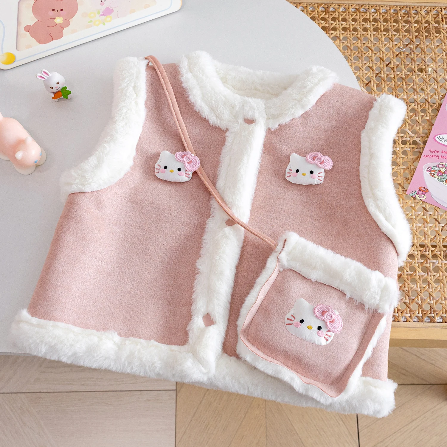 

Girl's Velvet Vest Autumn Winter New Cute Thick Cotton Vest Baby Girl Crossbody Bag 3D Hello Kitty Soft Cute Children's Clothing