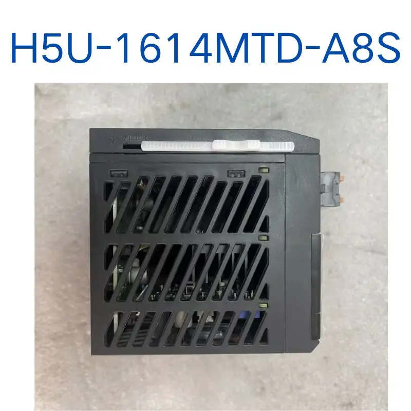 

ПЛК H5U-1614MTD-A8S б/у протестирован нормально, функция неповрежденная