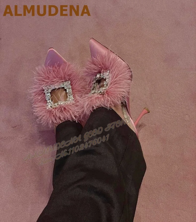 

ALMUDENA/розовые туфли-лодочки на высоком каблуке с мягким мехом, современные тапочки без шнуровки с блестящими кристаллами и квадратной пряжкой, пушистые плюшевые туфли без шнуровки с перьями