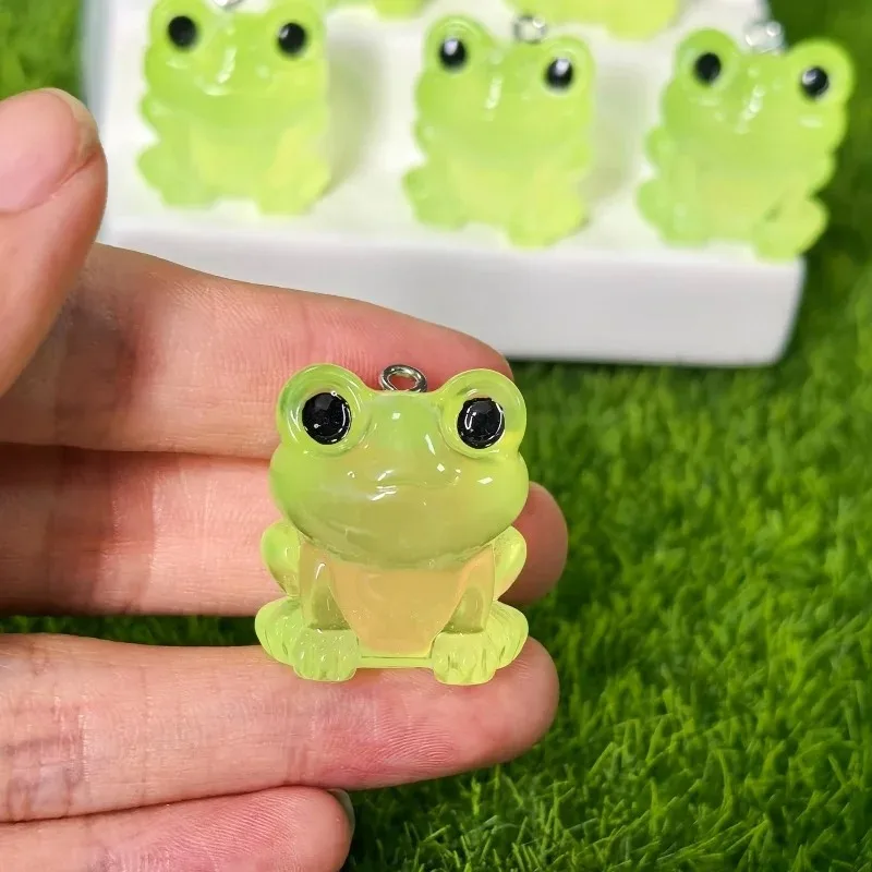 6pcs Luminous Green Frog Resin Keychain Pendant Summer 3D Animal Charms Diy Creative Necklace Key Chains Charm Jewelry Make view 5
