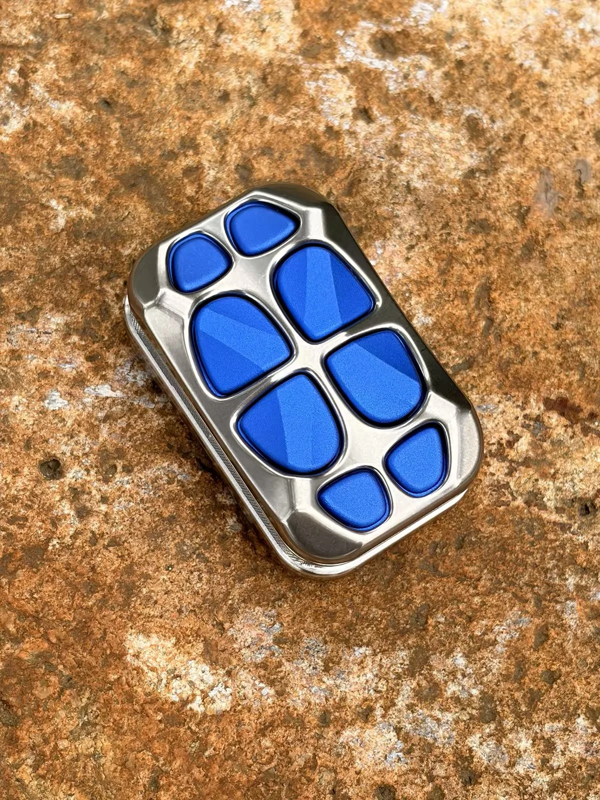 EDC Mecha Octa 8 Series launches 86 round color titanium alloy Fidget Slider Decompression toy