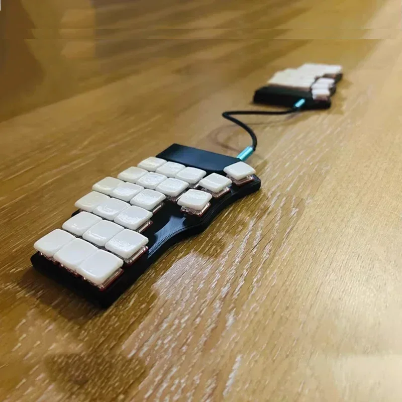 Piantor Split Keyboard 42-row Low-profile Wired Ergonomic Keyboard Customized VIAl Key-changing Office Game Split Keyboard Kit