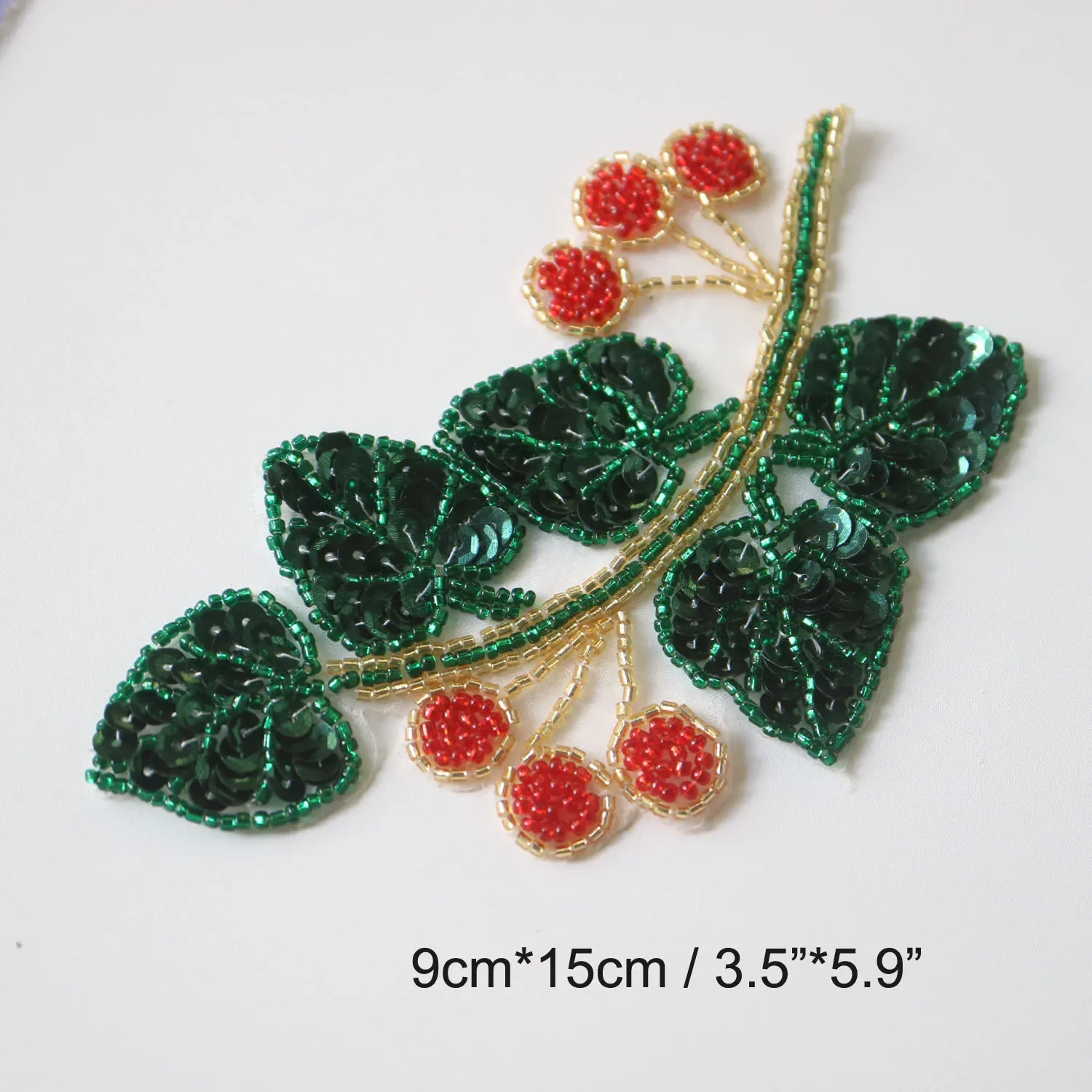 Handgefertigte Blumen-Applikationen mit Strasssteinen und Perlen für Kleidung, DIY-Aufnäher zum Aufnähen, Pailletten-Applikationen, bestickte Aufnäher. – Detail 2