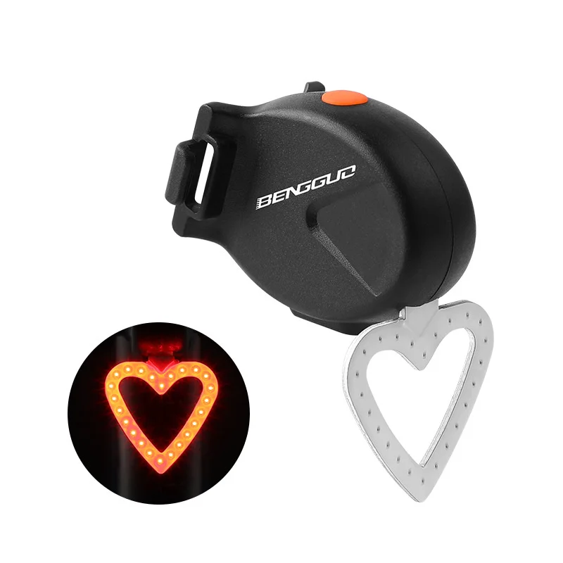 Coda per bicicletta circolare a forma di cuore creativo impermeabile 3 luci regolabili Luci freno per mountain bike Accessori per la guida della bicicletta